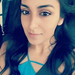 Meet your Posher, Yesenia