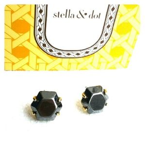 Linda Stud Earrings by Stella & Dot
