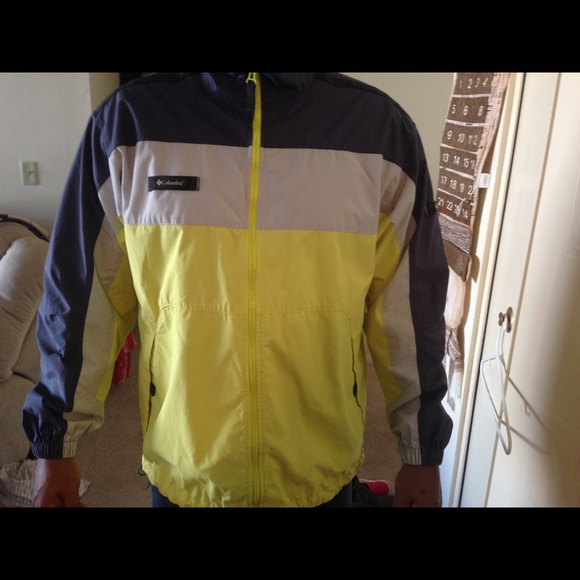 Large Columbia windbreaker