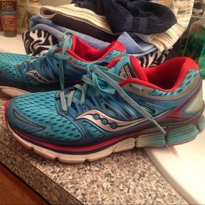 Saucony ISO Triumph Running Shoes