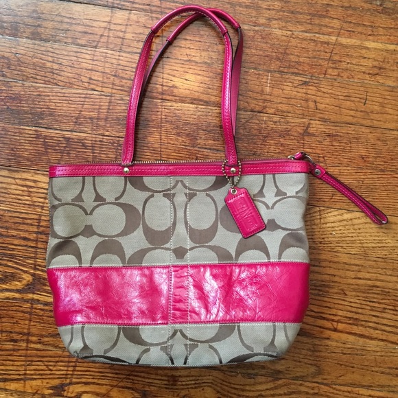 *closeout 2016 sale ! Authentic Coach bag *
