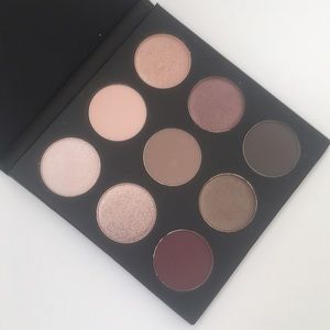 Studio makeup eyeshadow palette