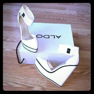PLEASE HELP ME FIND !! Aldo Eila Wedges Size 11!