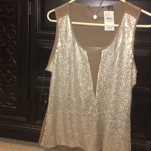 Buckle top! Super cute