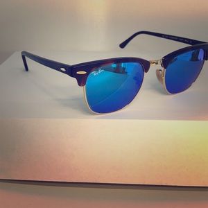 Blue club master Ray Ban