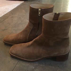 Isaac light brown suede boots. Made in Italy.