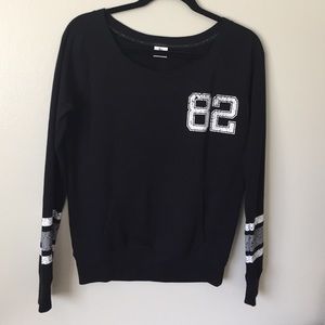 Medium sweat shirt in black and white