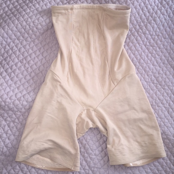 Spanx like undergarment