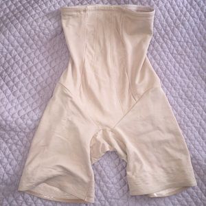 Spanx like undergarment