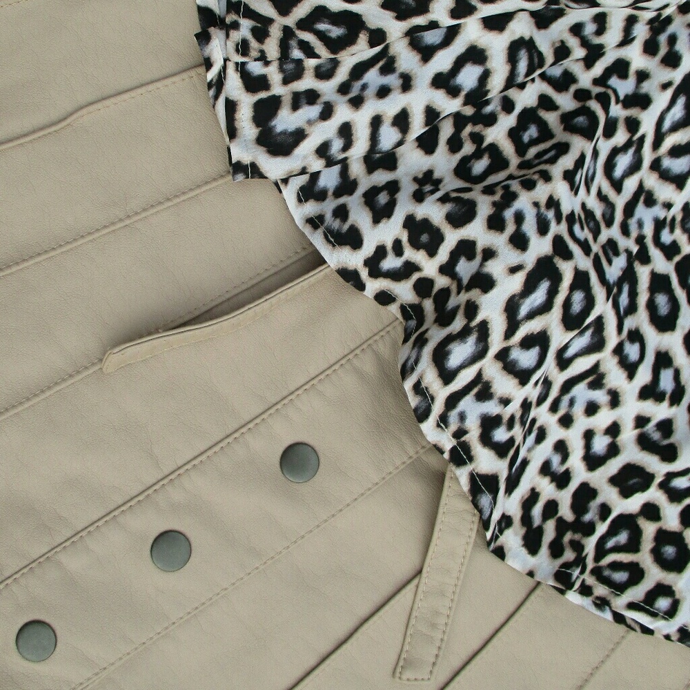 FREE PEOPLE Vegan Leather Mini Skirt NWT sizes 8 & 10 - Picture 5 of 9