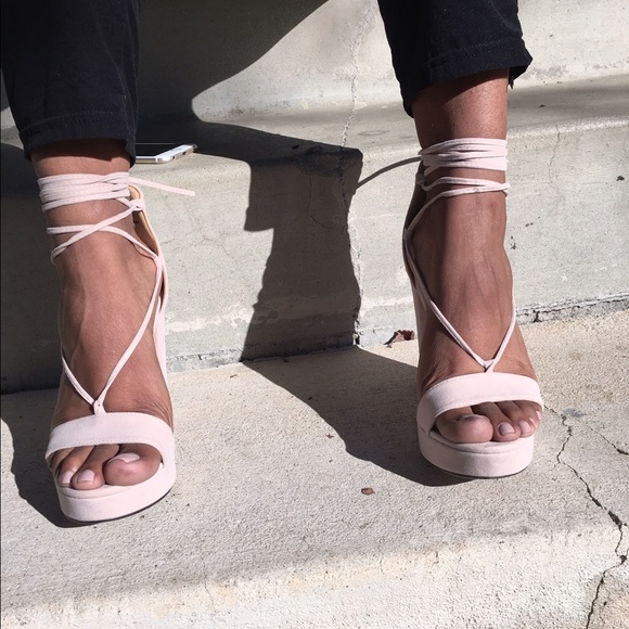 💐 Kaylee Heel - Picture 3 of 4