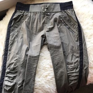 Lorna Jane Active Capri Pant