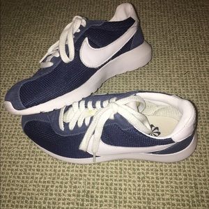 Nike roshes only worn a few times