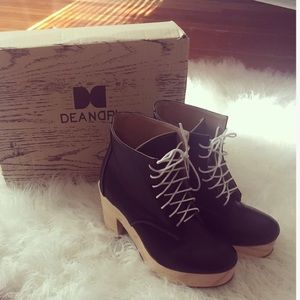 FLASHSALE🦄Deandri black platform booties