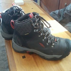 Waterproof keen hiking boots