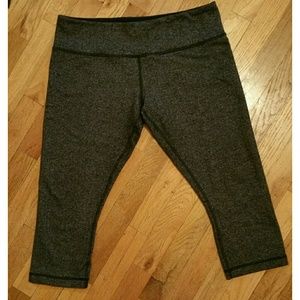 Genuine Lululemon Wunder Under Capris