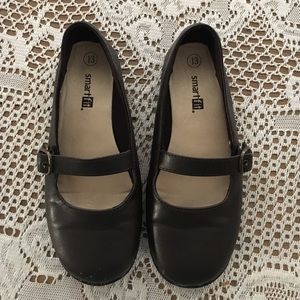 Little girls brown Mary Jane shoes
