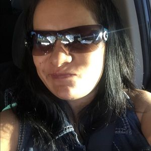 Meet your Posher, Arlinda