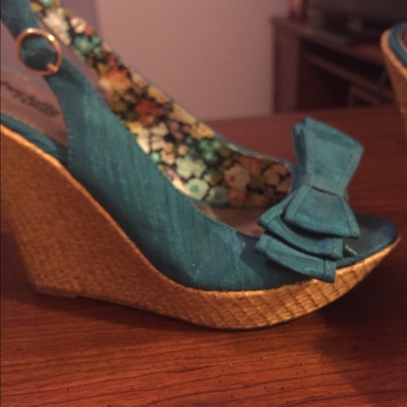 Teal wedges.