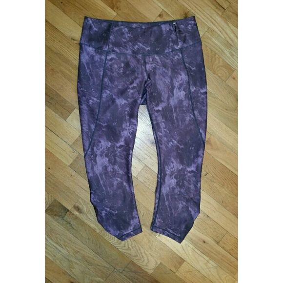 CALIA by Carrie Underwood capri