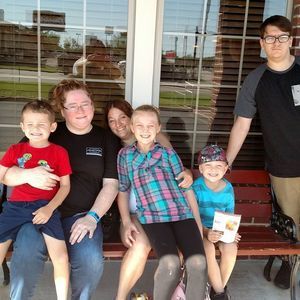 Meet your Posher, Crystal