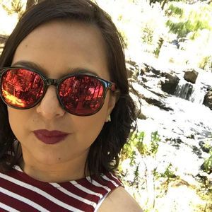 Meet your Posher, Dayanara