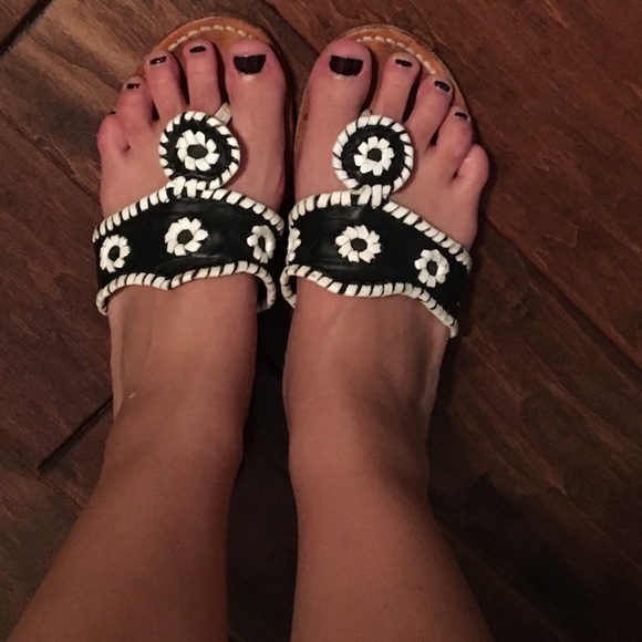 Black & white jack Rogers size 6
