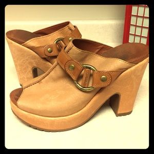 Lucky Brand vachetta leather clogs