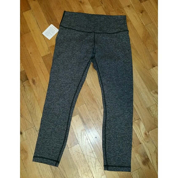 Genuine Lululemon High Times 7/8 pant