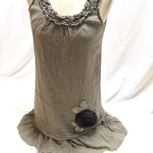 Anthropology blue bird top flowy, flower detail