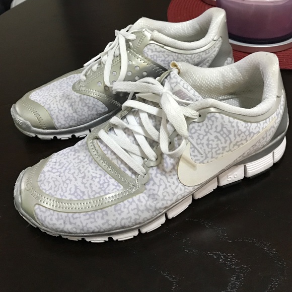 🎉🎊Nike 5.0 🎊🎉