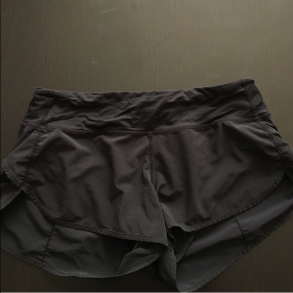 Lululemon black speed shorts size 4