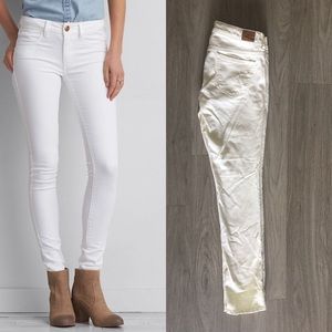 American Eagle white skinny jeans