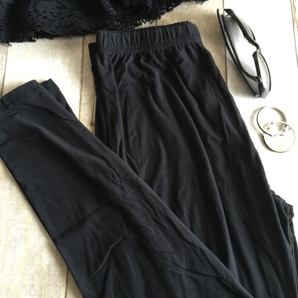 ๐BLACK Solid PLUS TC Leggings Same Lularoe fabric - Picture 3 of 4
