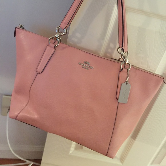 Pink Coach shoulder bag - Picture 1 of 2