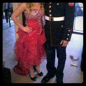 Ball gown, Prom dress