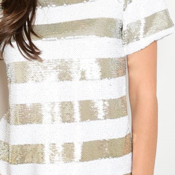 🎈LAST ONE🎈Silver White Stripe Sequin Top - Picture 3 of 3