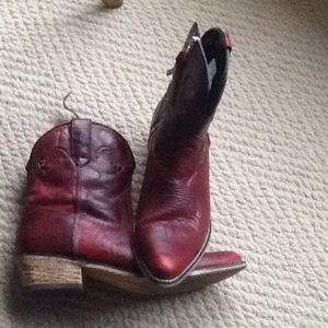 Dark red Dingo ankle cowboy boots