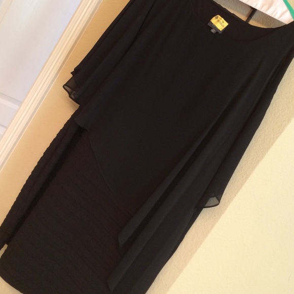 20W Black dress