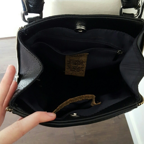 matt & nat Bags - Matt & Nat Lucy Crossbody Bag matt & nat Bags - Matt & Nat Lucy Crossbody Bag