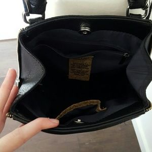 matt & nat Bags - Matt & Nat Lucy Crossbody Bag matt & nat Bags - Matt & Nat Lucy Crossbody Bag