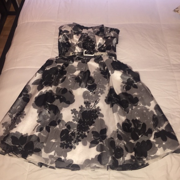 Black / white Strapless cocktail dress