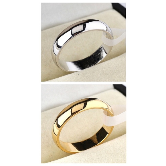 18k Gold Wedding Band