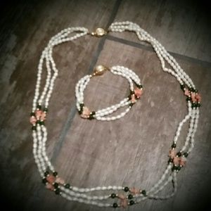 Freshwater pearl necklace and bracelet set CC SALE