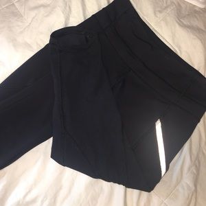 Black lululemon cropped