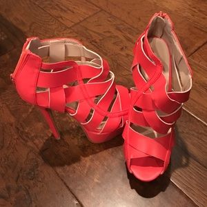 Coral color 5" strappy sandal *never worn size 7