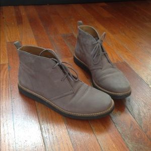 Super comfy Clarks (Glick Willa Booties)