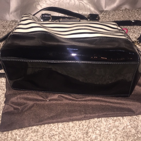 Kate Spade ♠️ - Picture 3 of 4