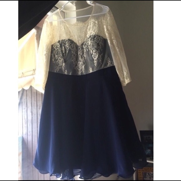 Plus Size SweetHeart Neckline Lace Dress