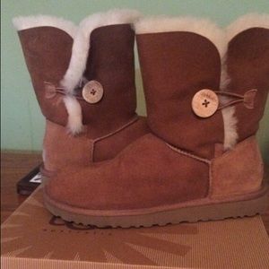 Chestnut Button Uggs
